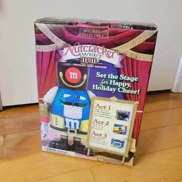 M&M's Nutcracker Sweet Candy Dispenser Holiday Limited Edition - Picture 3 of 12